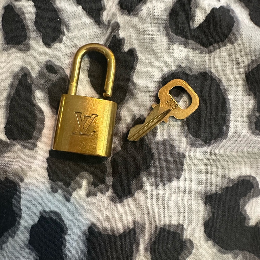 Authentic Louis Vuitton Gold Padlock w/ Key #305